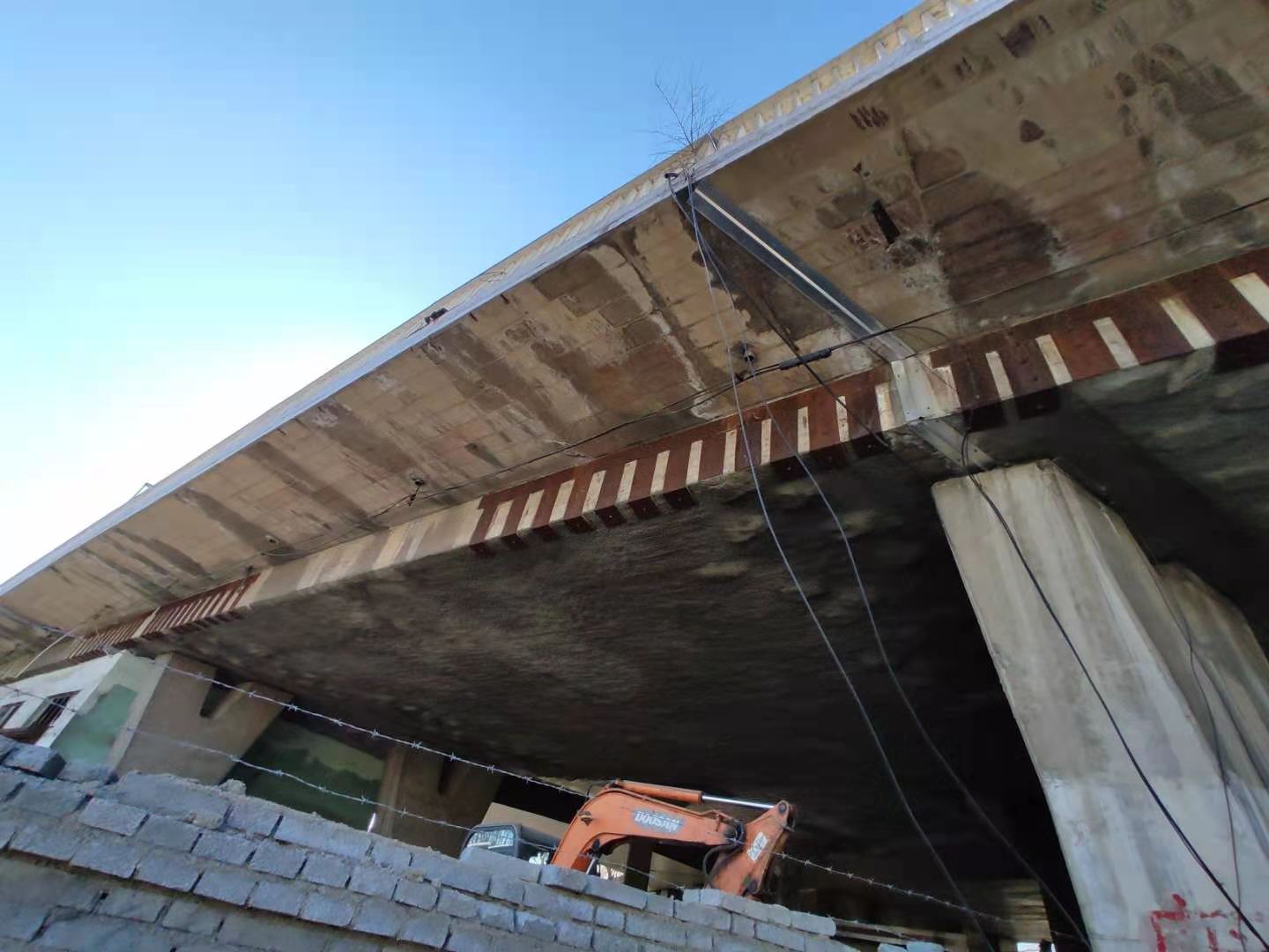 德州桥梁粘钢加固的四大特性